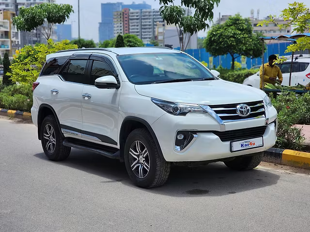 2020 Toyota Fortuner 4×2 AT